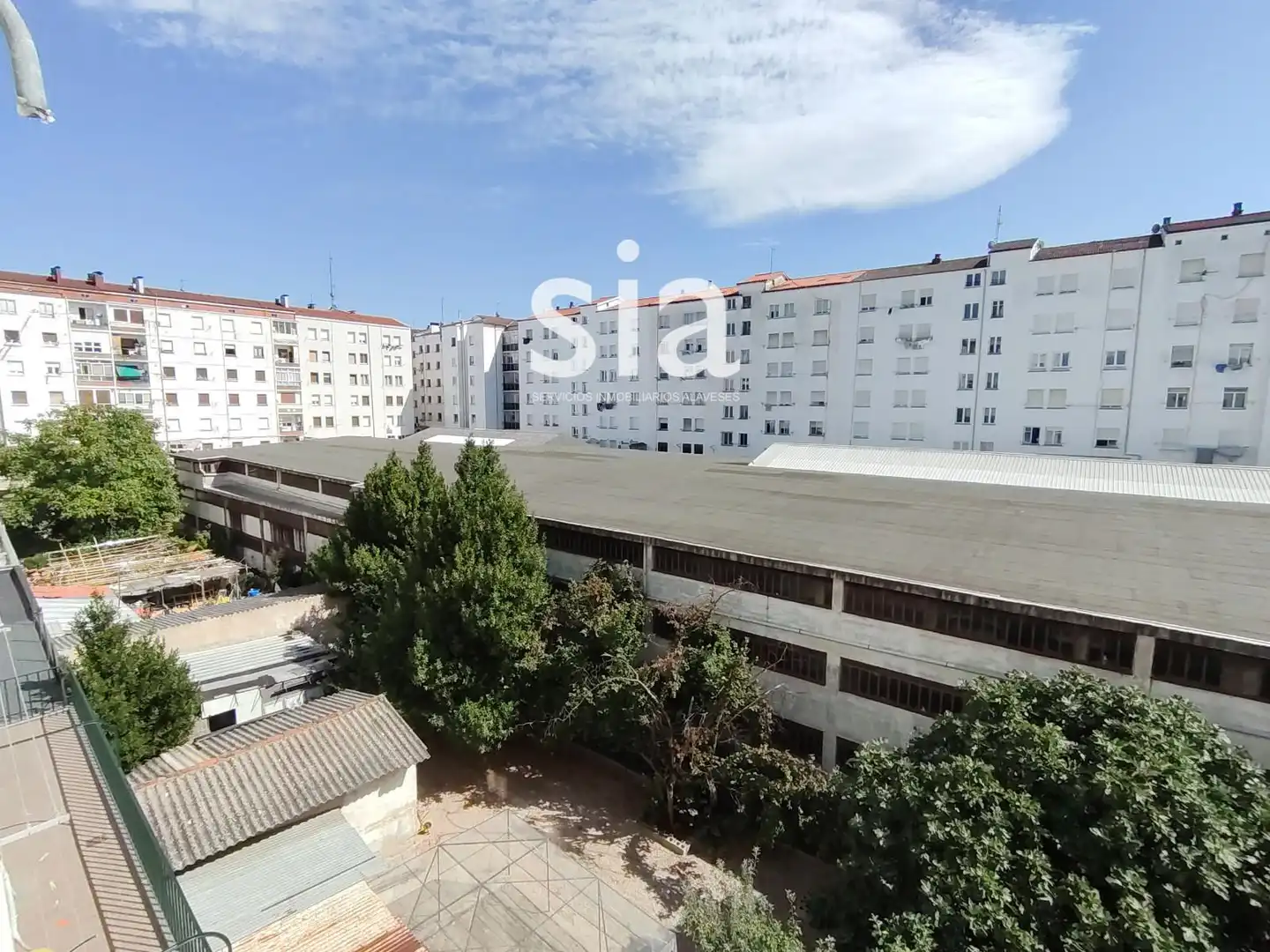 Vista exterior de Pis en venda en Vitoria - Gasteiz amb Calefacció, Terrassa i Traster