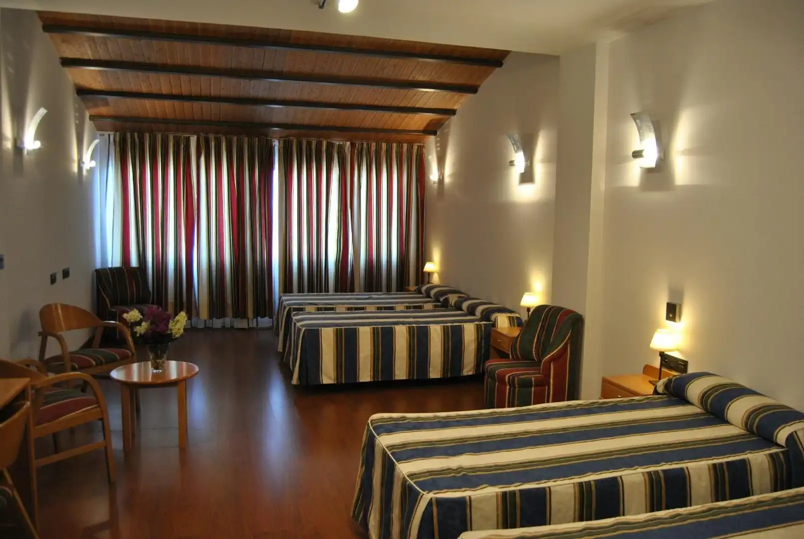Habitación de Edificio en venta en Villarrubia de Santiago