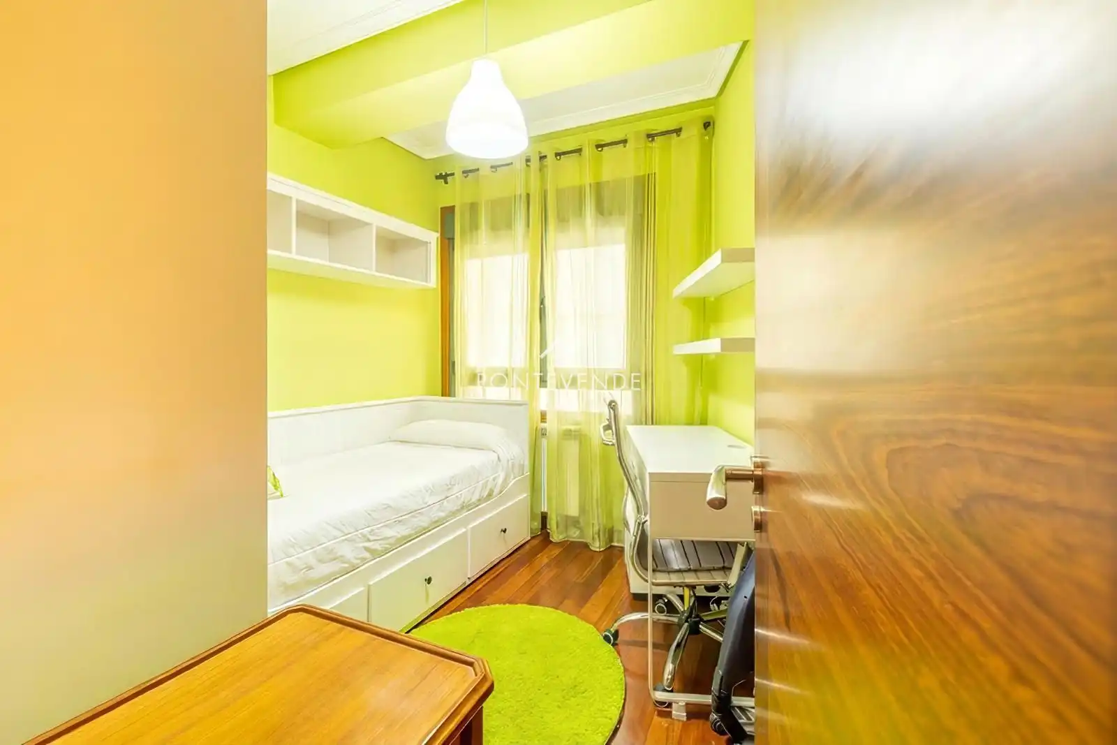 Schlafzimmer von Wohnung zum Verkauf in Vigo  mit Heizung, Terrasse und Abstellraum