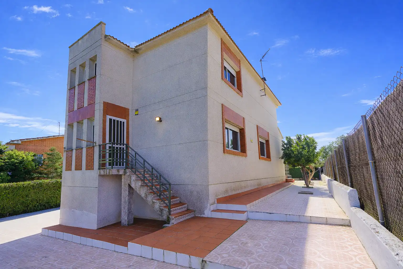 Vista exterior de Casa o xalet en venda en Tarragona amb Aire condicionat, Calefacció i Jardí privat