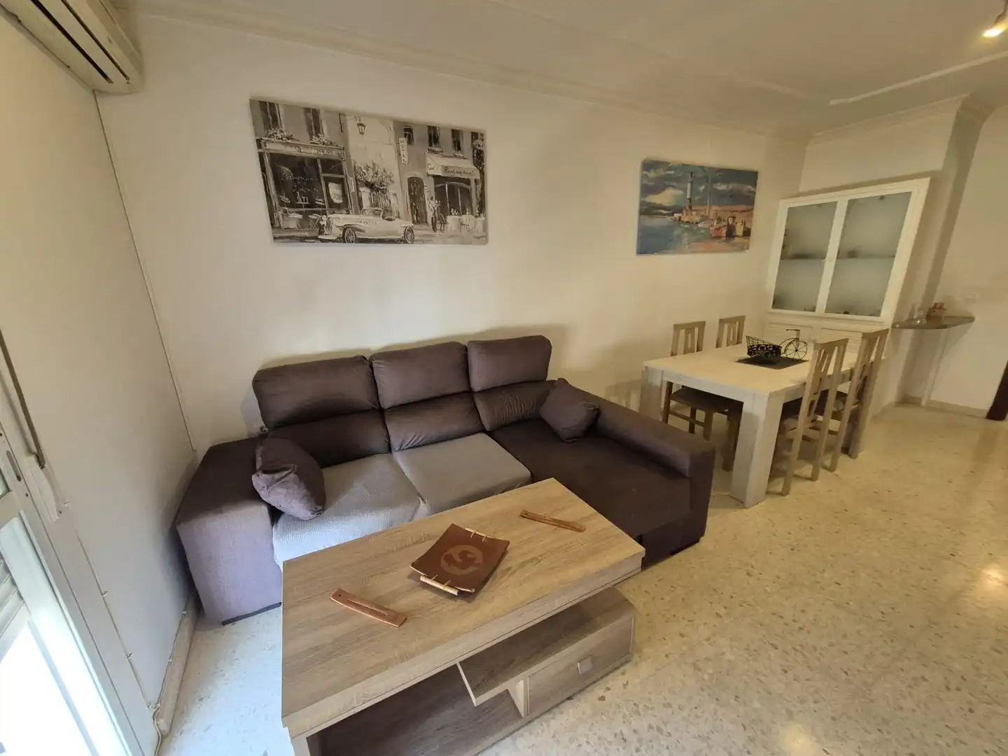 Sala d'estar de Pis en venda en Arcos de la Frontera amb Aire condicionat i Traster