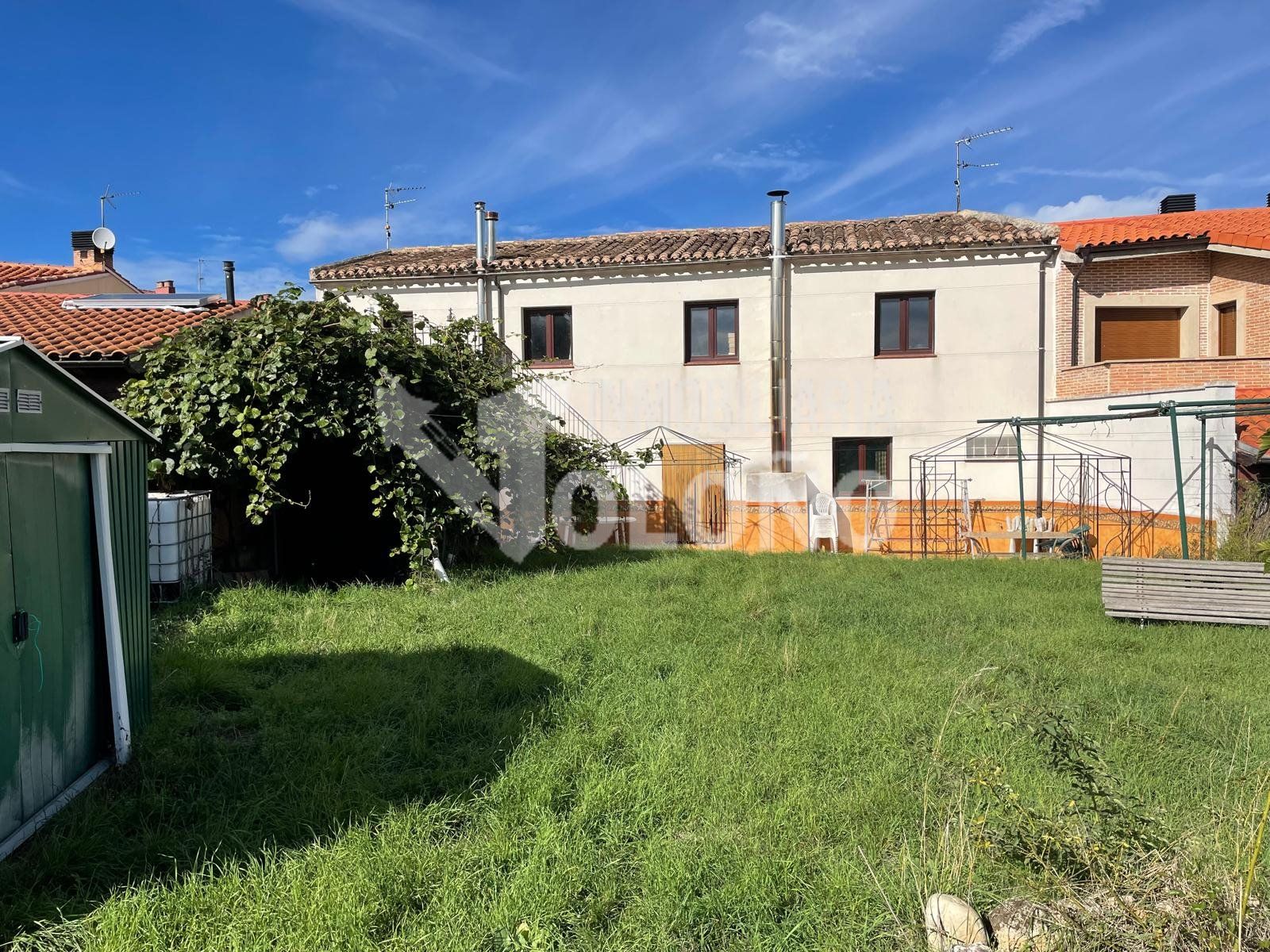 Casa adosada en venda en Castañares de Rioja amb Calefacció, Jardí privat i Terrassa