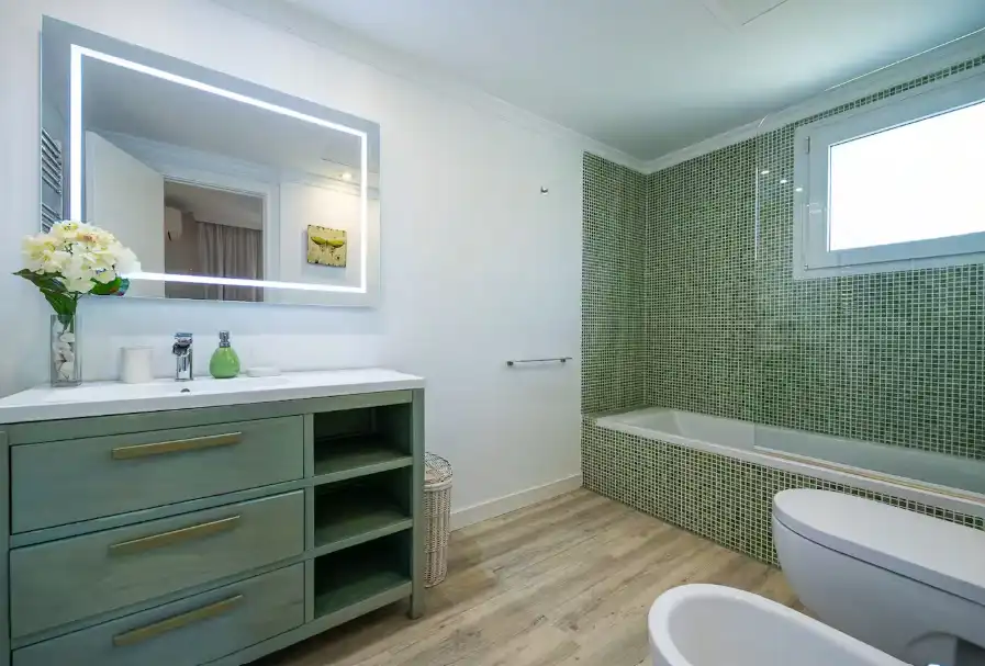 Bany de Casa o xalet de lloguer en Marbella amb Aire condicionat, Jardí privat i Terrassa