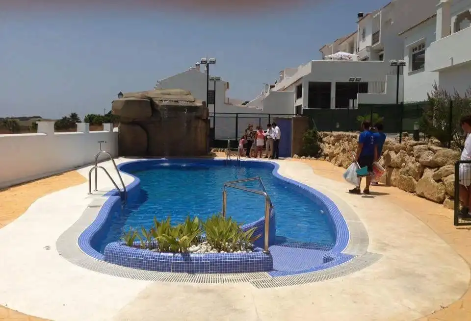 Piscina de Pis de lloguer en Vejer de la Frontera amb Aire condicionat, Terrassa i Moblat