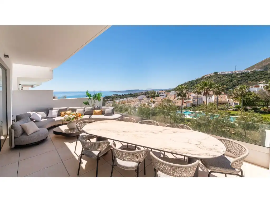 House with pool for sale in Calle Pecana