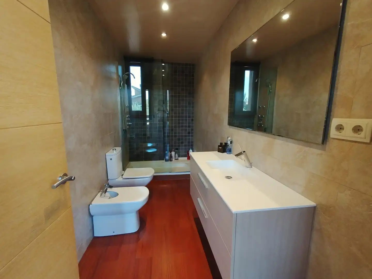 Baño de Casa o chalet en venta en Viladecavalls con Calefacción, Jardín privado y Parquet