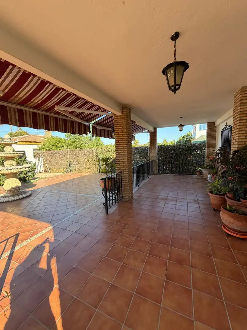 Terraza de Casa o chalet en venta en Mairena del Alcor con Aire acondicionado