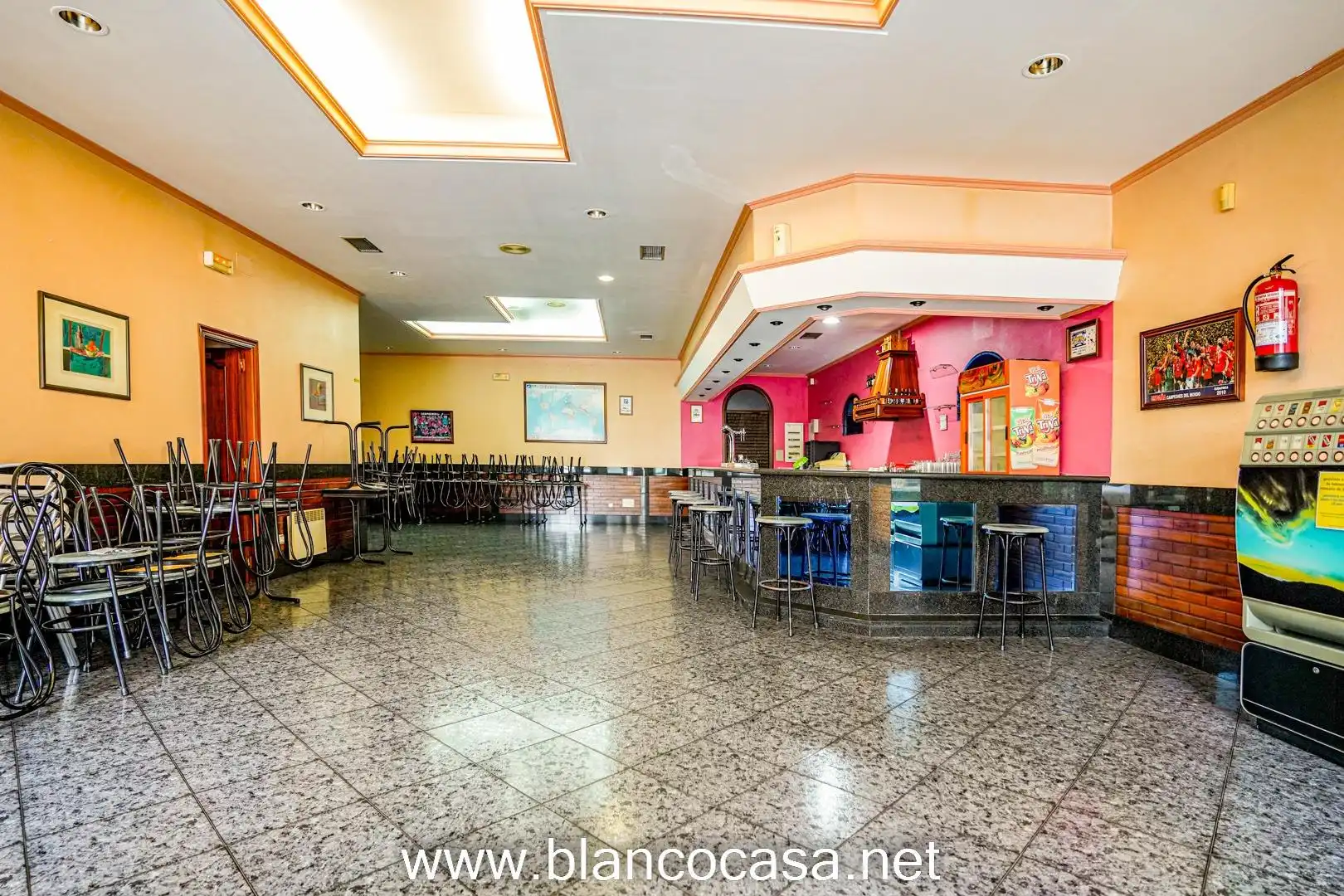Commercial properties for rent in A Laracha    with Furnished