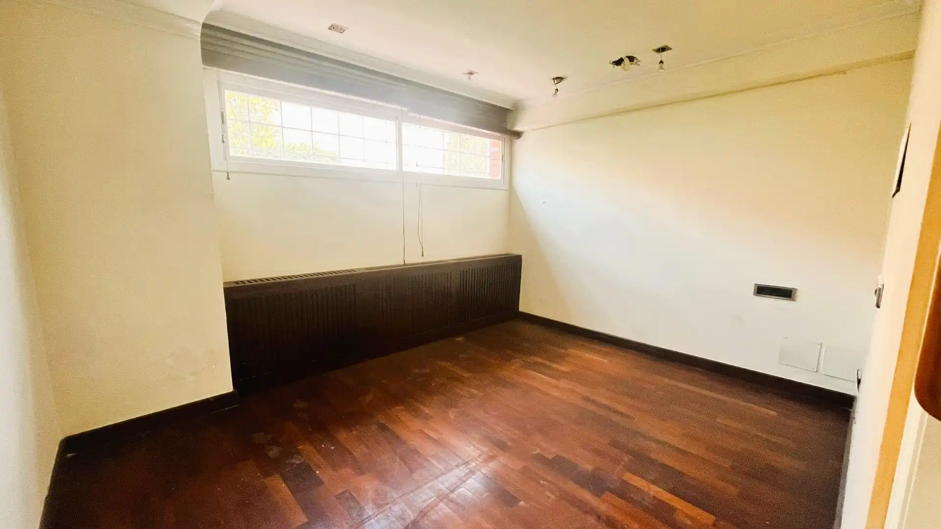 Office for sale in Sant Joan Despí  with Storage room