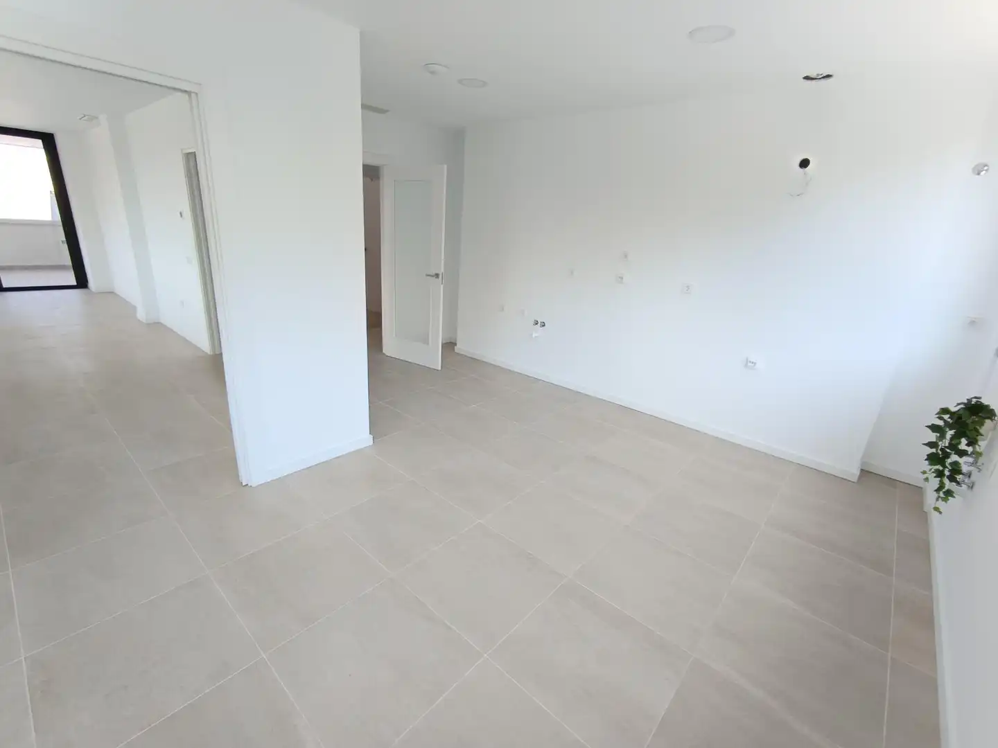 Wohnung zum Verkauf in Murcia mit Privatgarten, Terrasse und Abstellraum