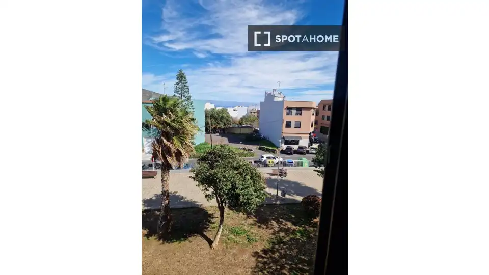 Vista exterior de Apartamento para compartir en San Cristóbal de la Laguna con Aire acondicionado, Terraza y Amueblado