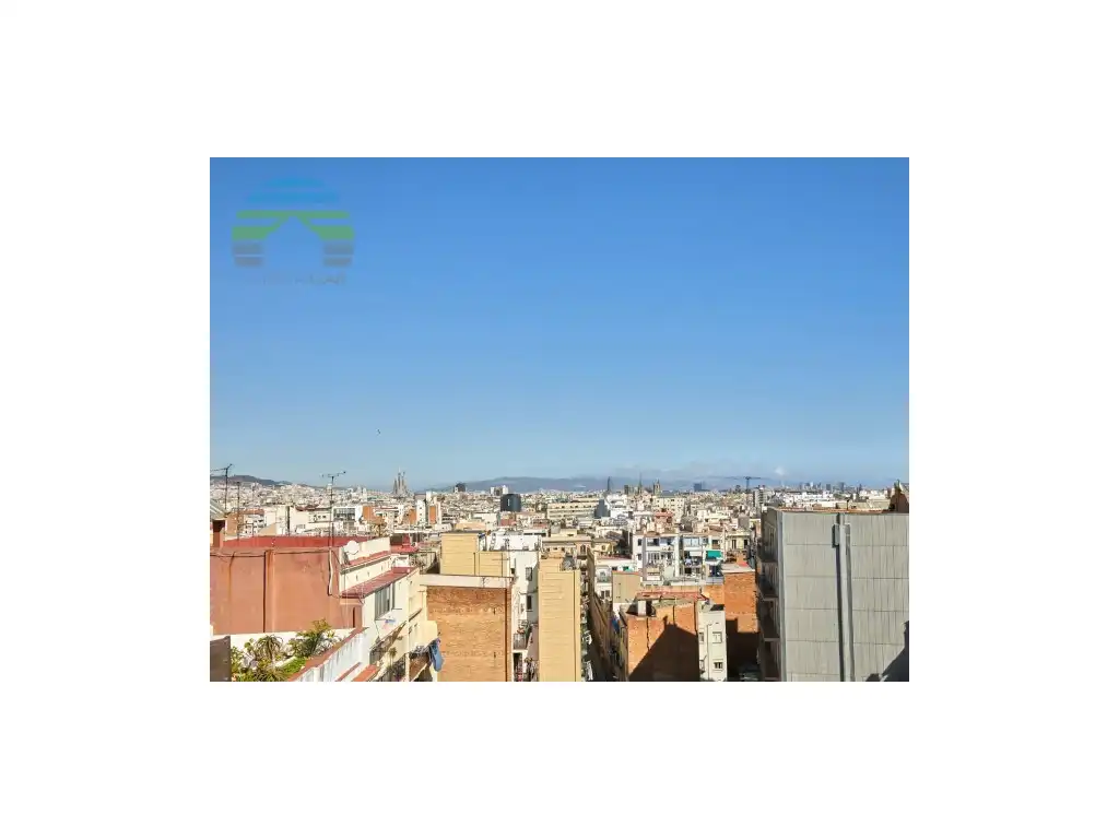 Vista exterior de Ático en venta en Sants - Montjuïc