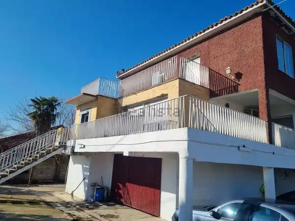 Vista exterior de Casa o xalet en venda en Zaragoza amb Aire condicionat, Calefacció i Jardí privat