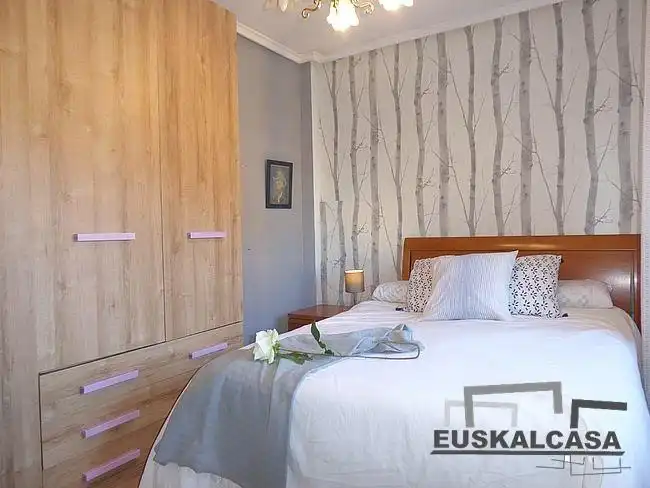 Schlafzimmer von Wohnung zum Verkauf in Bilbao  mit Heizung und Parkett