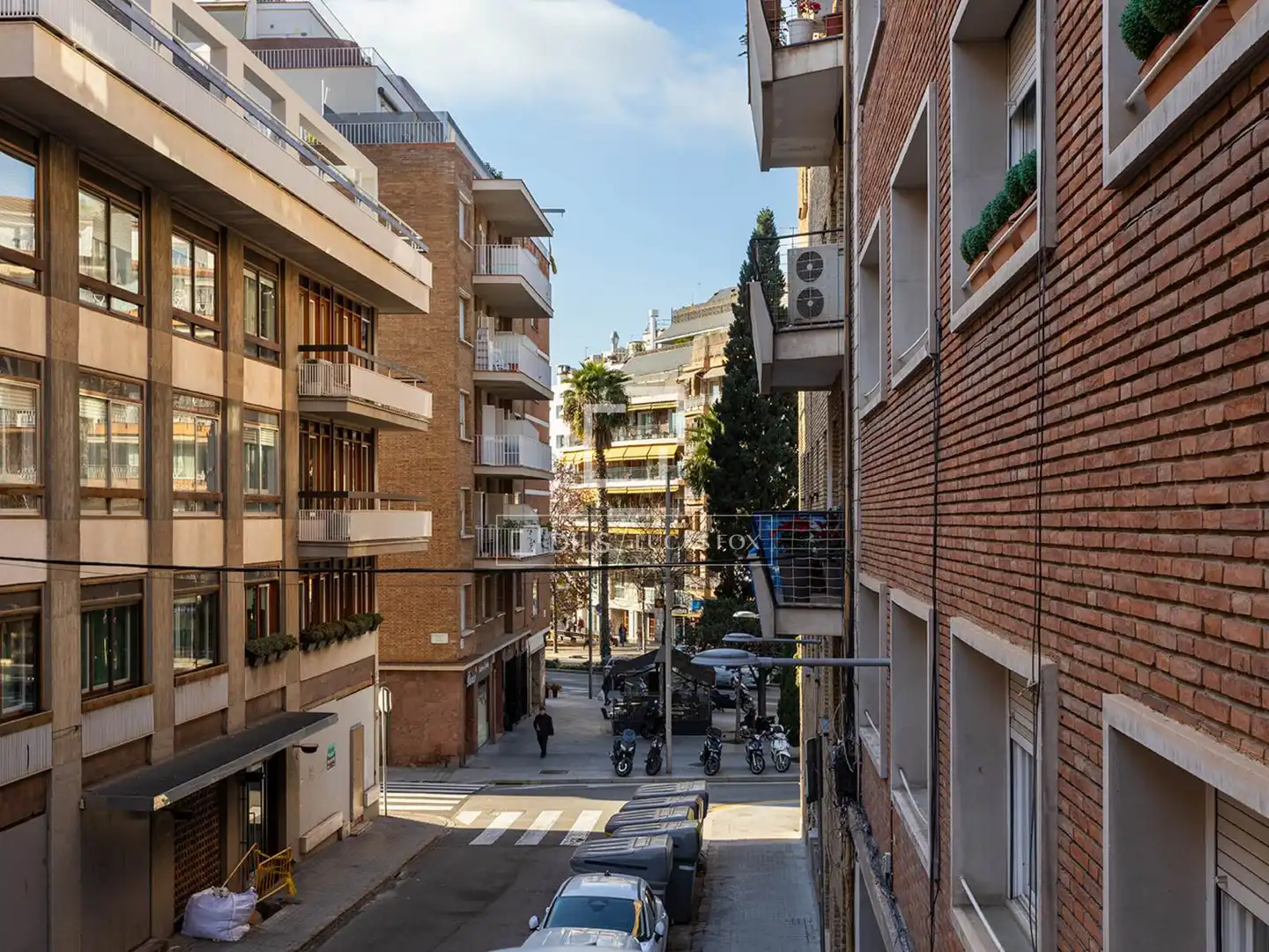 Außenansicht von Wohnung zum Verkauf in Barcelona mit Klimaanlage und Heizung