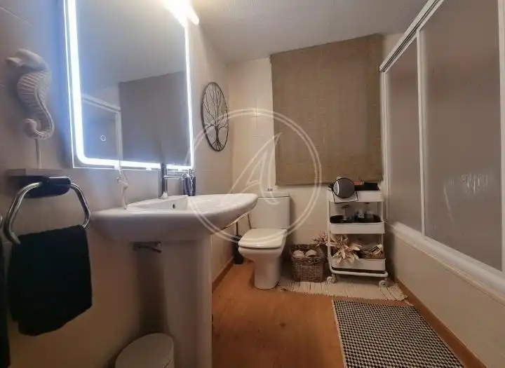 Badezimmer von Wohnung zum Verkauf in Alicante / Alacant mit Klimaanlage und Heizung