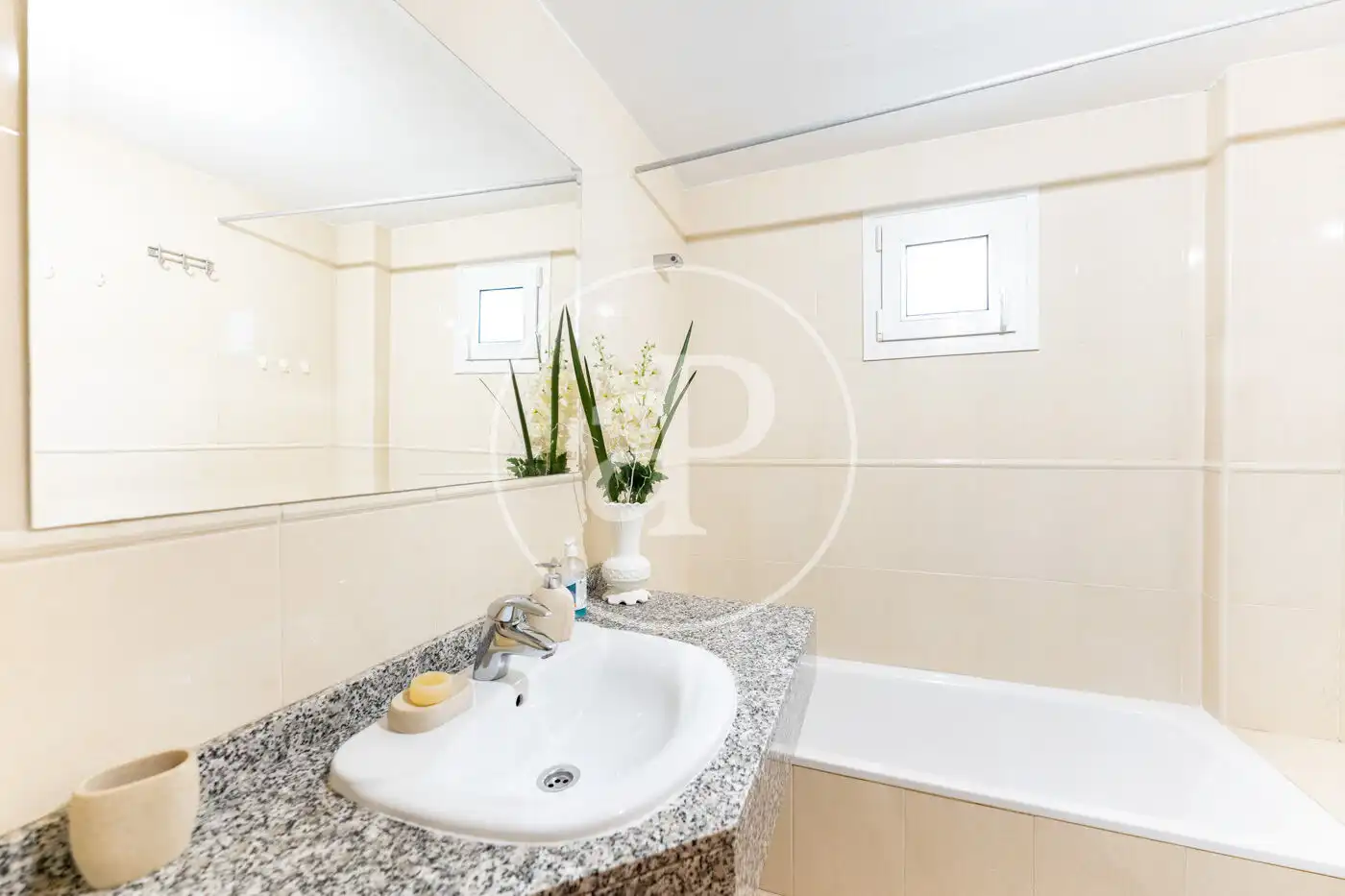 Bathroom of Flat for rent in  Palma de Mallorca  with Air Conditioner, Heating and Private garden