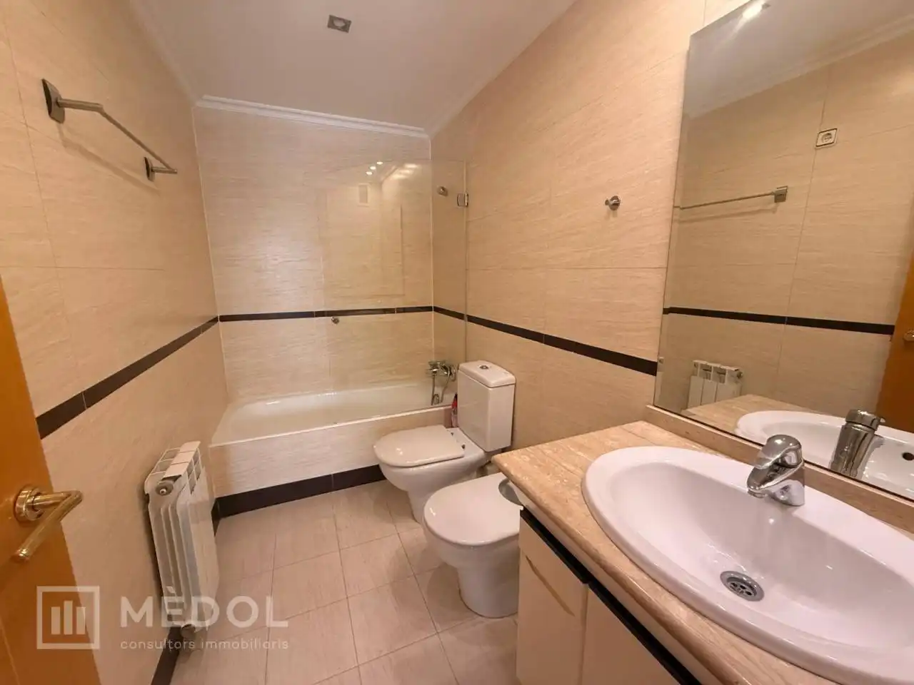 Appartamento con terrazza in affitto a Calle Carles Riba, imagen 12