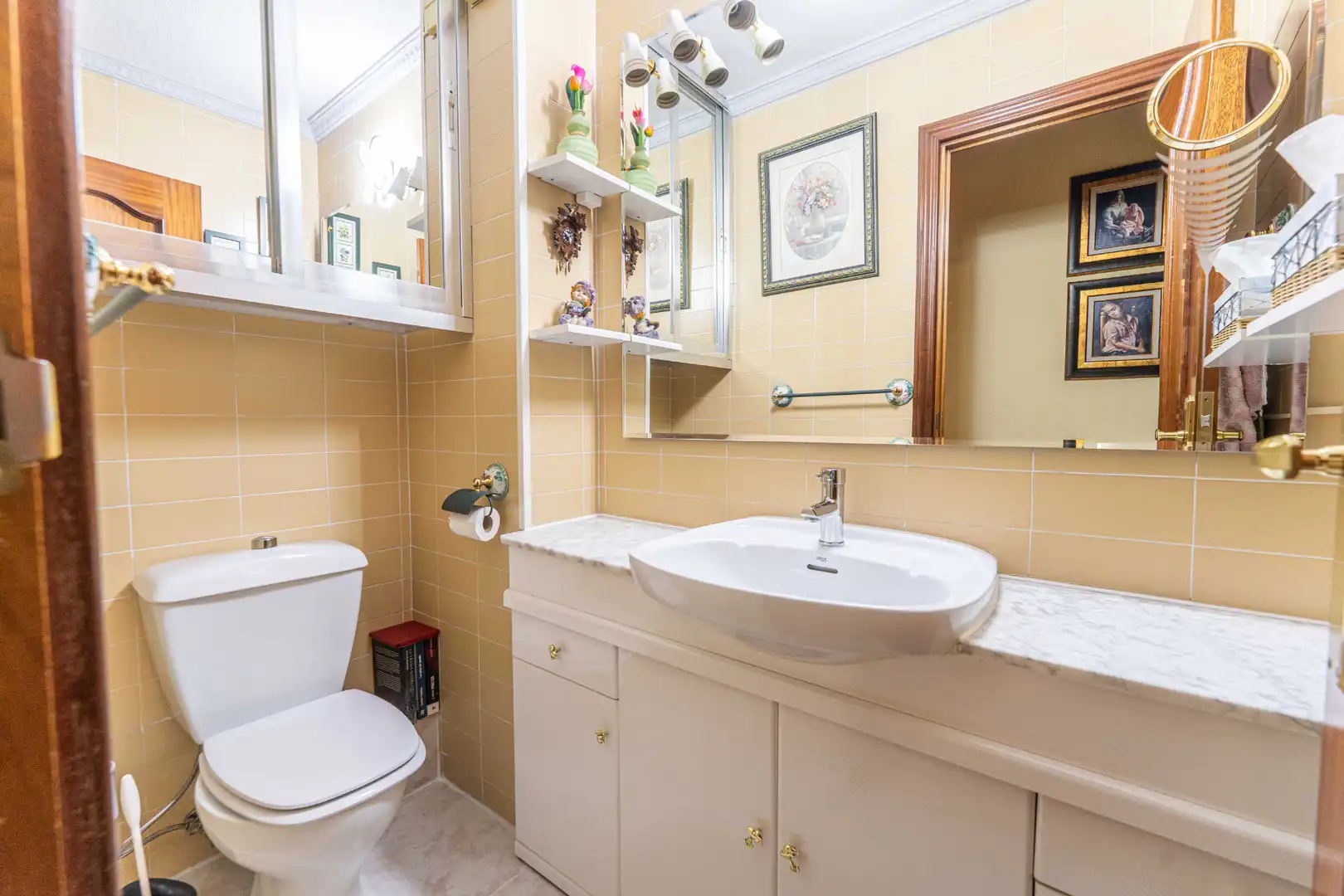 Bathroom of Flat for sale in Madrid  with Heating, Terrace and Furnished