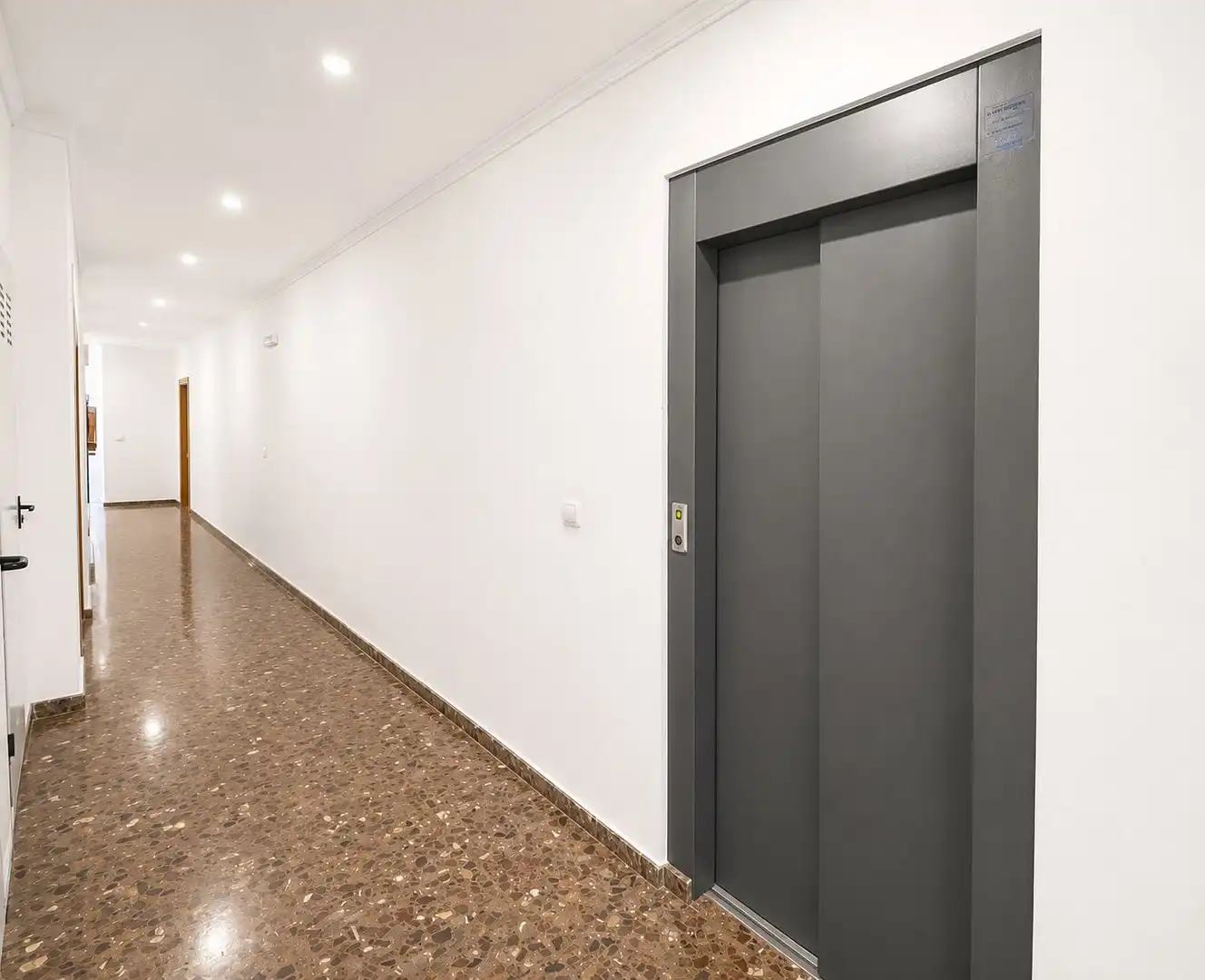 Attic for sale in Alzira  with Air Conditioner, Terrace and Alarm