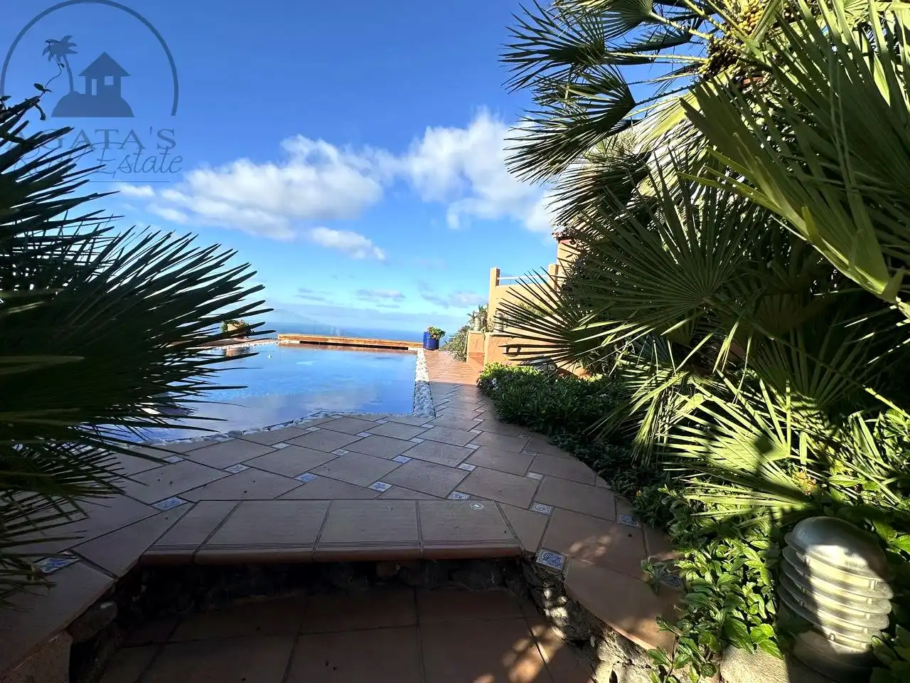 Vista exterior de Casa o xalet en venda en Tacoronte amb Aire condicionat, Calefacció i Jardí privat