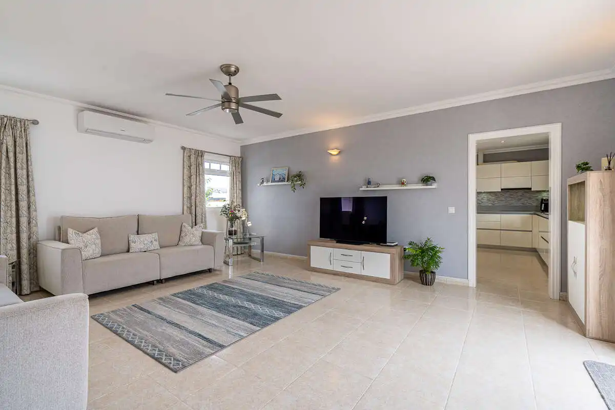 Sala d'estar de Casa o xalet en venda en Yaiza amb Traster, Piscina i Moblat
