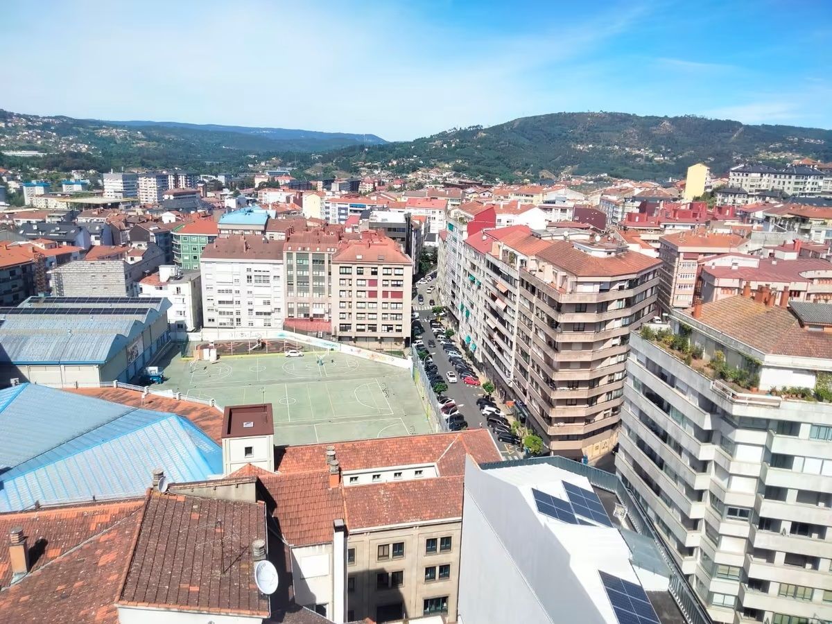Vista exterior de Piso en venta en Ourense Capital  con Parquet, Terraza y Horno