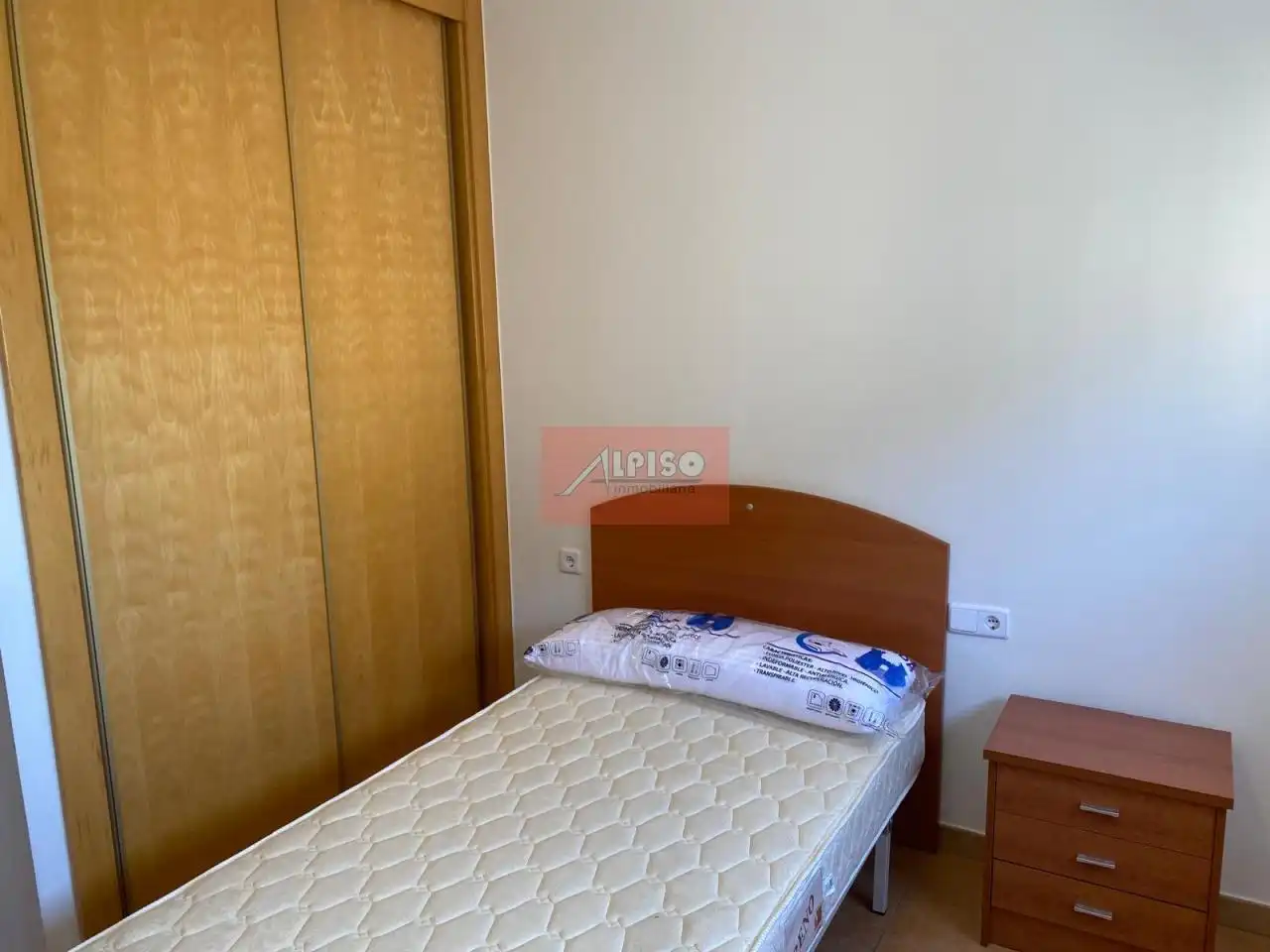 Habitación de Piso de alquiler en Ourense Capital  con Calefacción y Amueblado