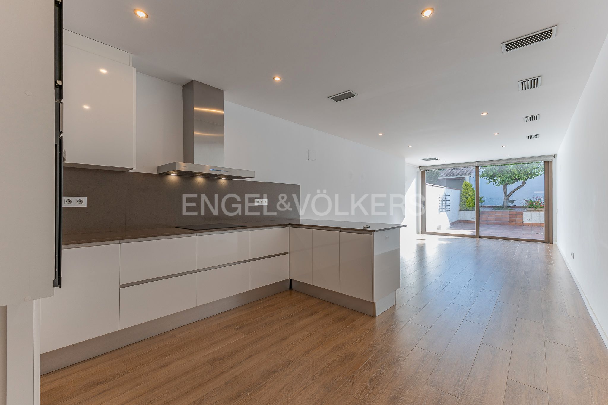 Kitchen of House or chalet for sale in Sabadell  with Air Conditioner, Heating and Private garden