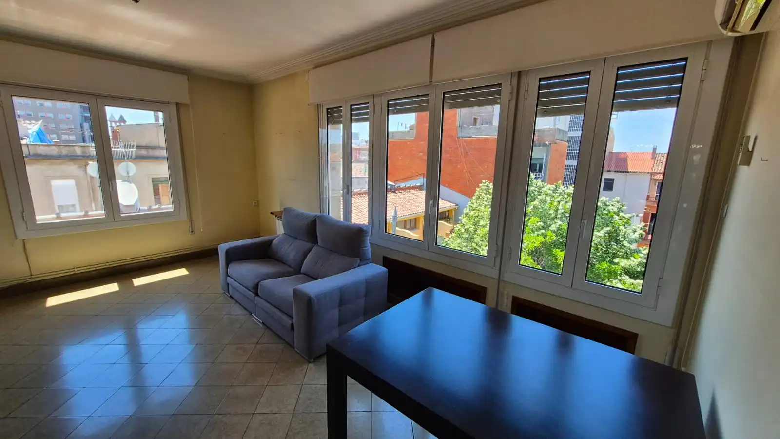 Sala de estar de Piso en venta en Terrassa con Aire acondicionado, Calefacción y Terraza