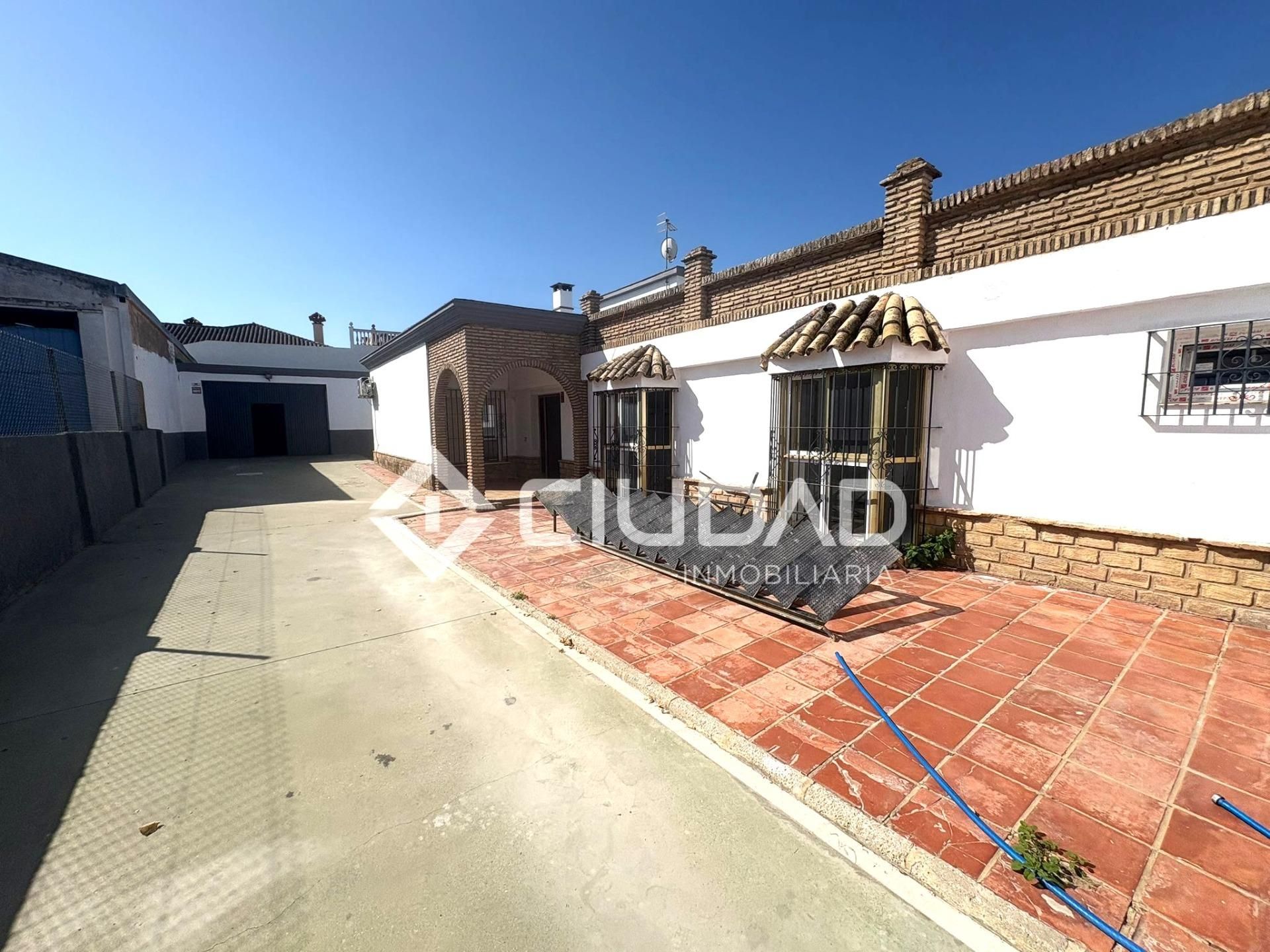 Vista exterior de Casa o xalet en venda en Sanlúcar de Barrameda amb Terrassa