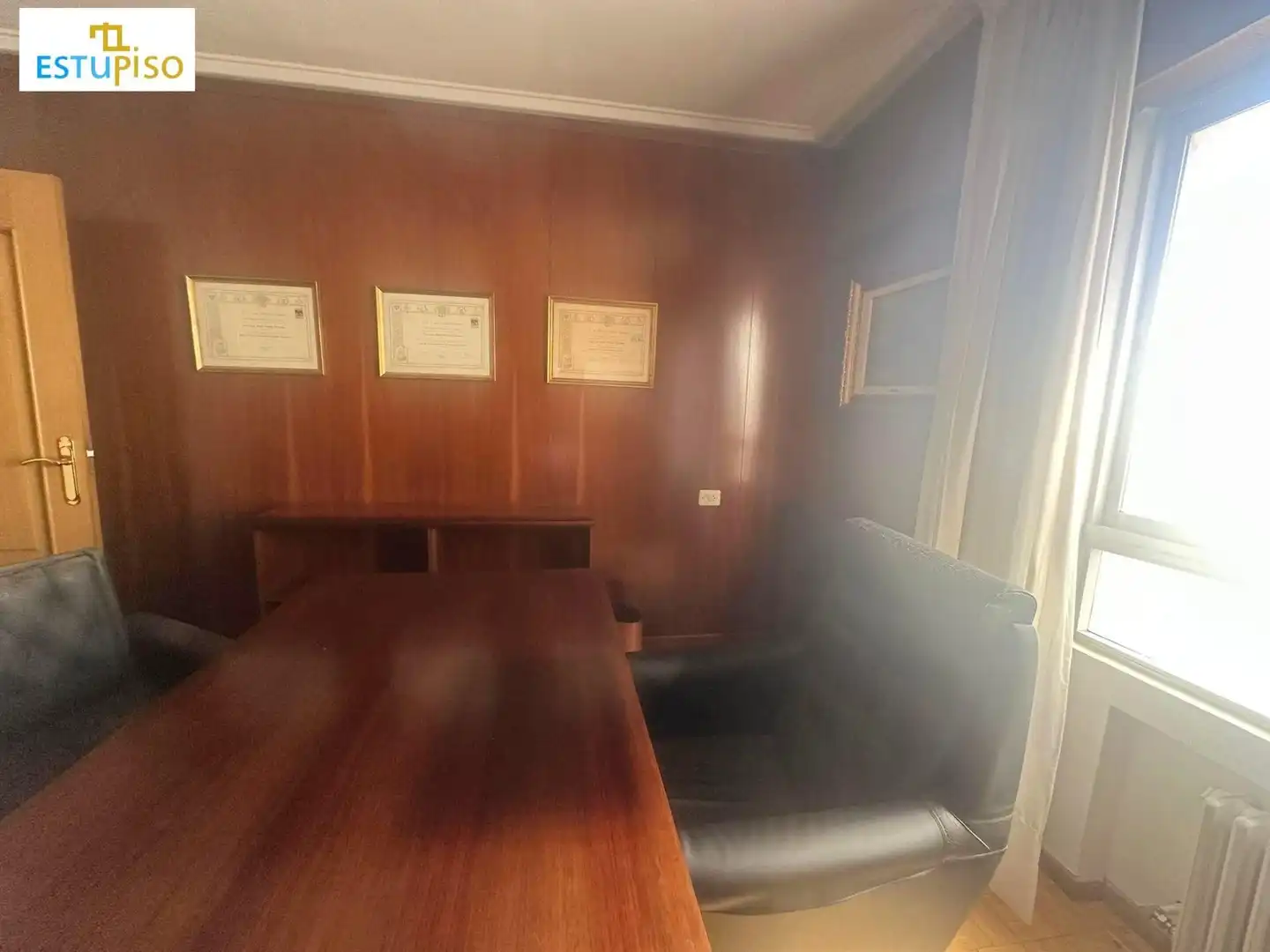 Piso en venta en León Capital  con Calefacción, Terraza y Amueblado