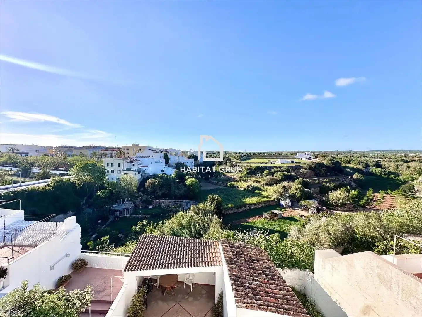 Vista exterior de Casa adosada en venda en Ciutadella de Menorca amb Calefacció i Terrassa
