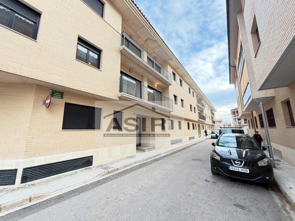 Vista exterior de Àtic de lloguer en Polinyà de Xúquer amb Piscina