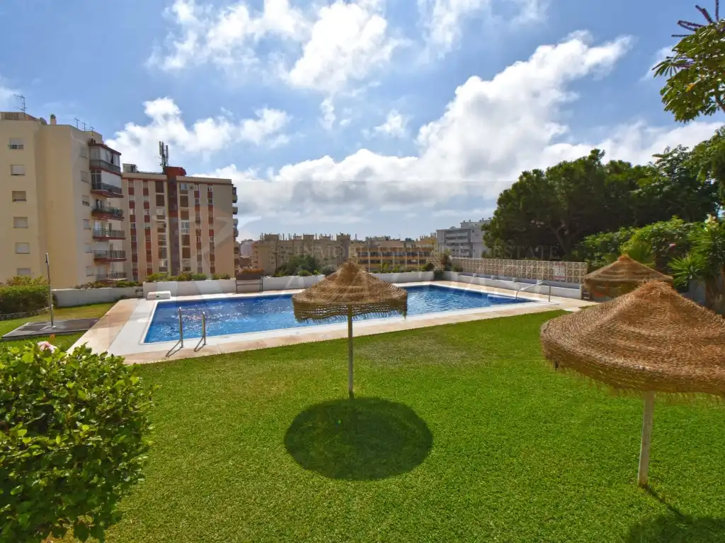 Swimming pool of Flat for sale in Fuengirola  with Air Conditioner, Private garden and Terrace