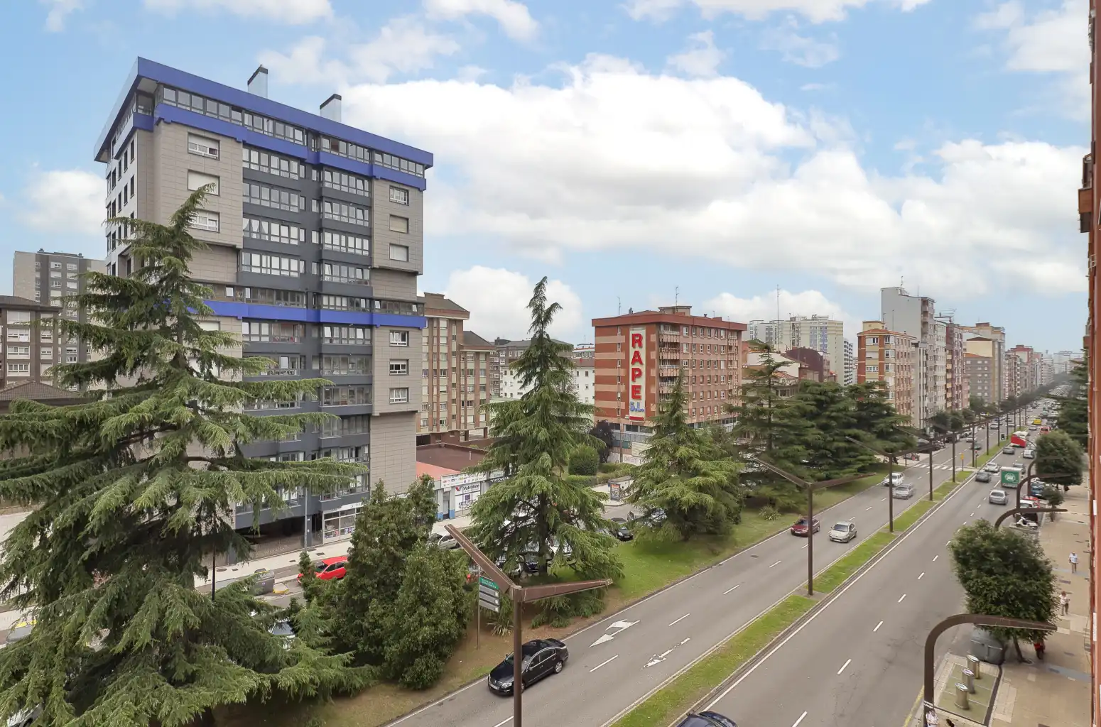 Vista exterior de Piso en venta en Gijón  con Calefacción y Parquet