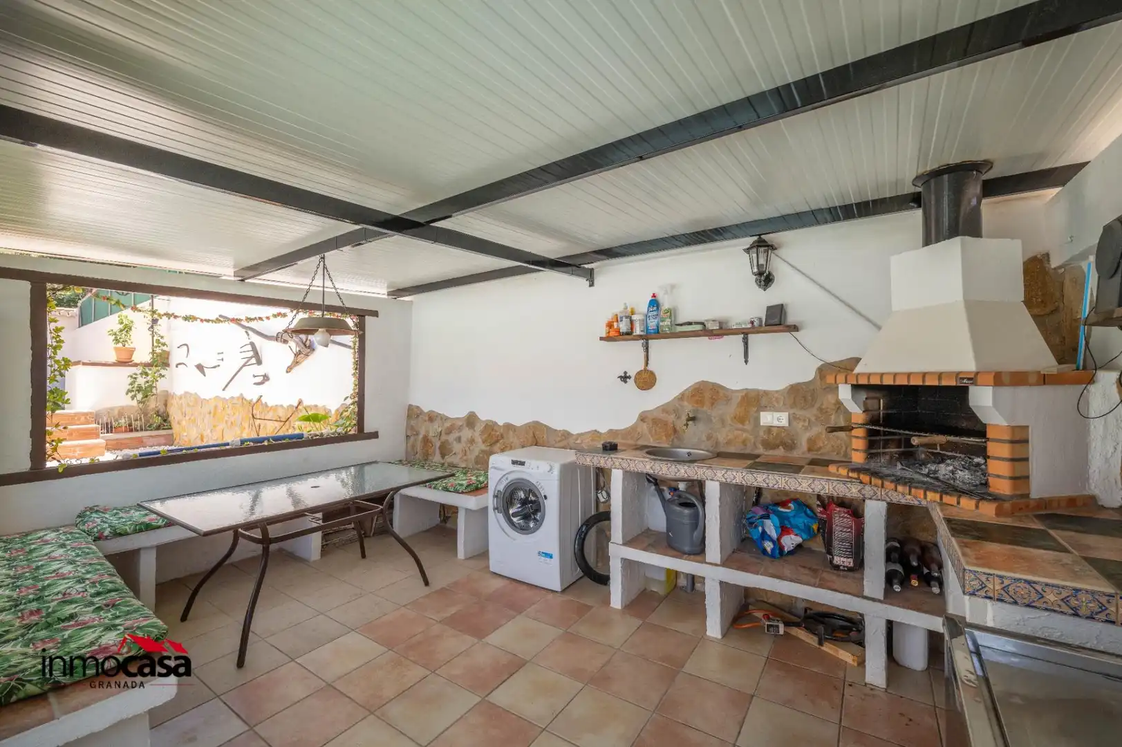 Cocina de Casa adosada en venta en Jun con Aire acondicionado, Jardín privado y Piscina