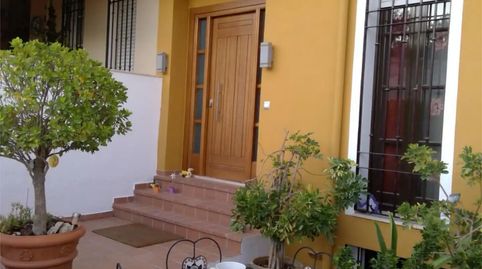 Foto 3 de Casa adosada en venda a Calle Azucena, 14, Jardin Lucena, Lucena