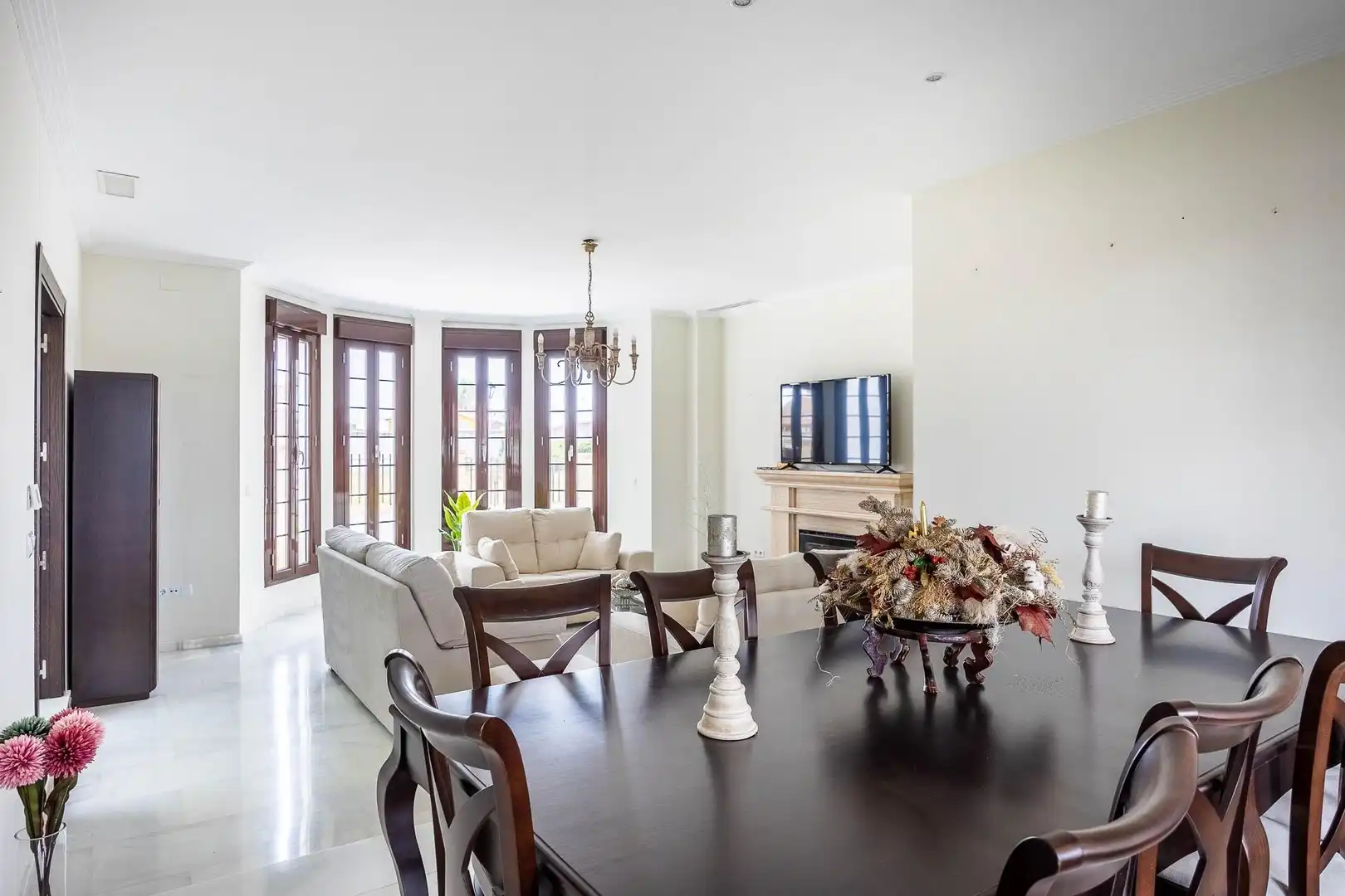 Menjador de Casa o xalet en venda en Villamanrique de la Condesa amb Aire condicionat, Calefacció i Jardí privat
