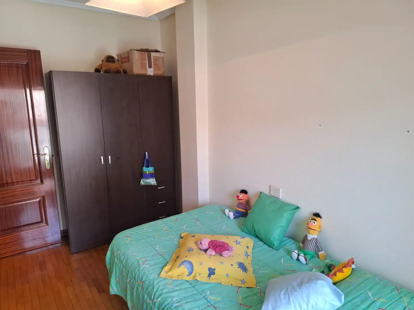 Dormitori de Apartament en venda en Ourense Capital  amb Calefacció, Traster i Moblat