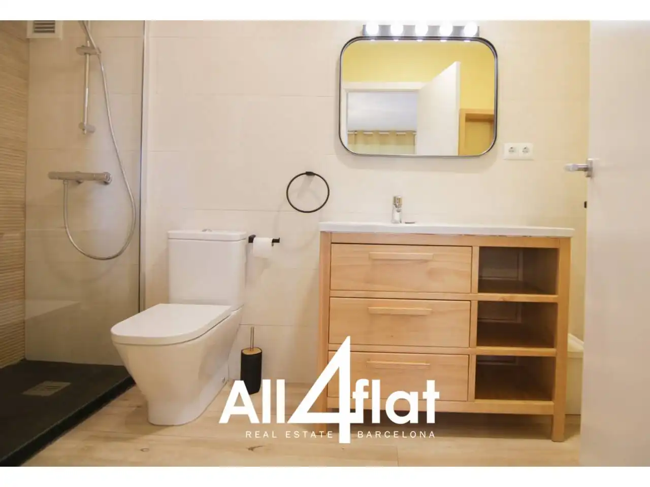 Badezimmer von Wohnung zur Miete in Barcelona mit Heizung, Parkett und Terrasse