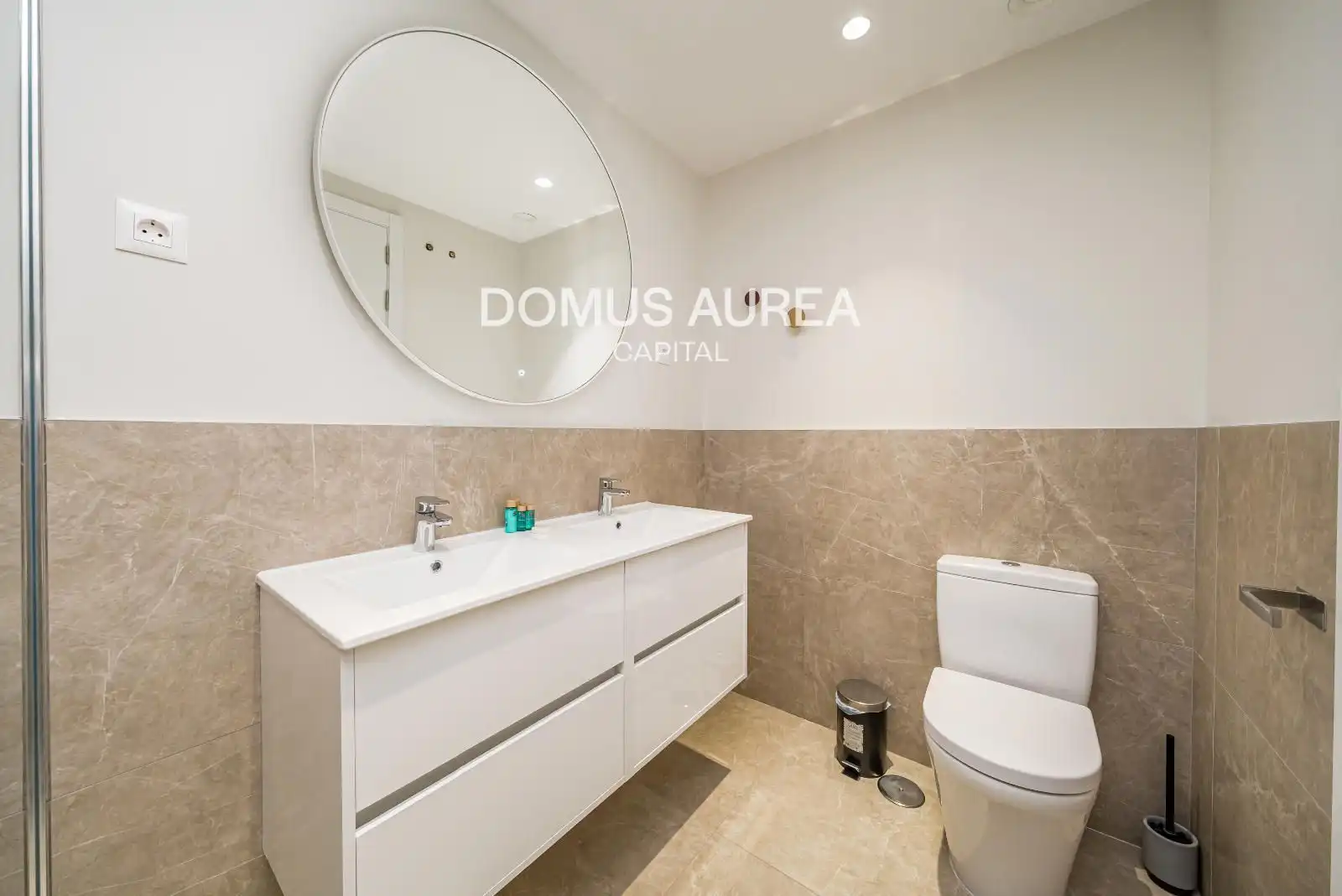 Badezimmer von Maisonette zur Miete in Madrid mit Klimaanlage, Heizung und Terrasse