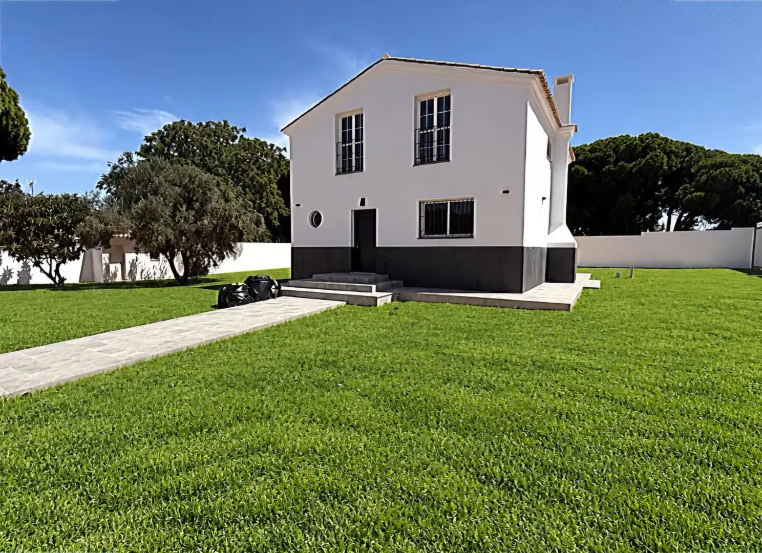 Chalet con jardín en venta en Las Lagunas - Campano