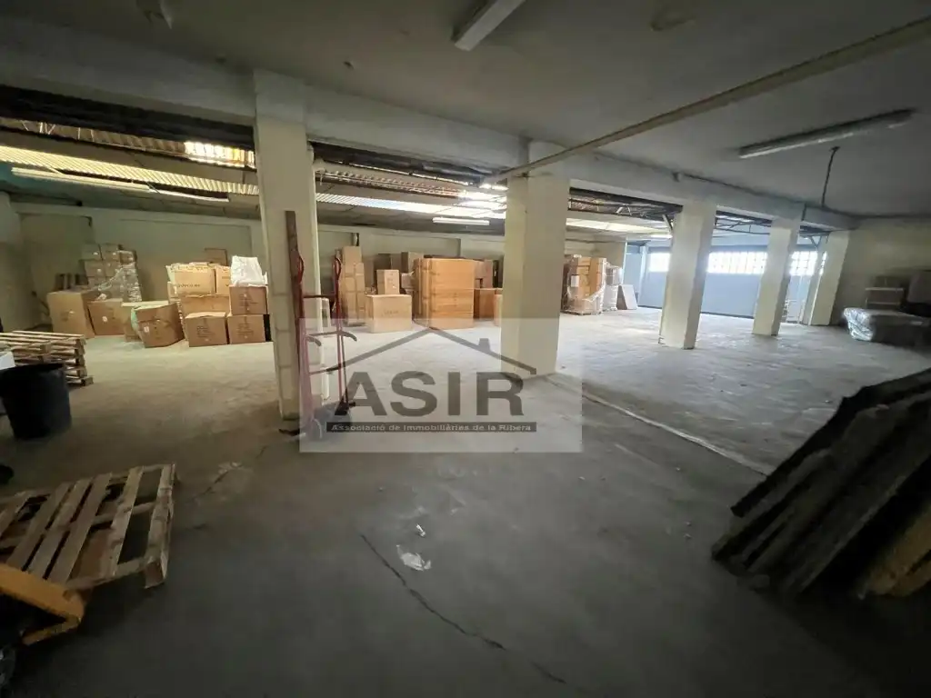 Nave industrial en venta en Corbera