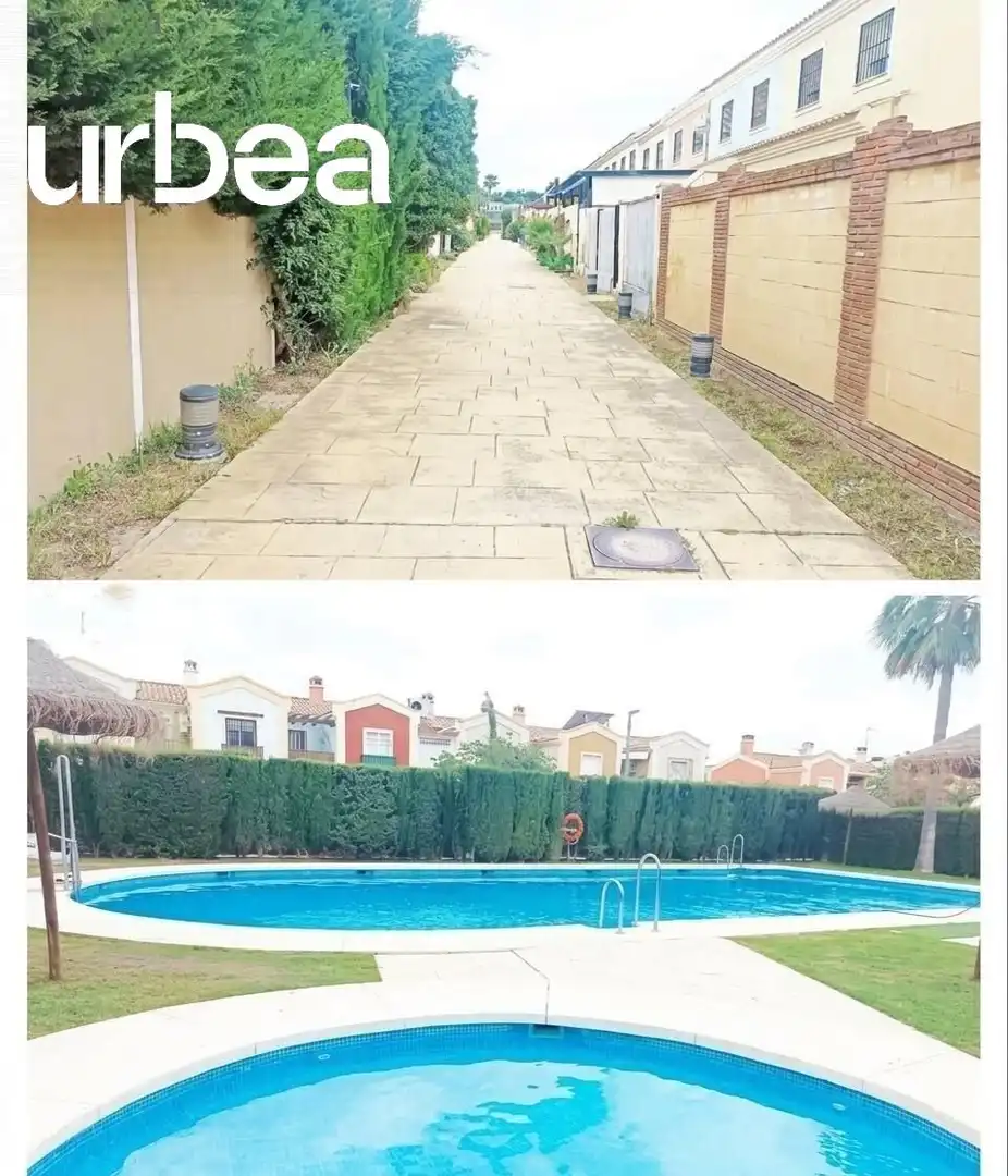 Vista exterior de Casa adosada en venta en Málaga con Aire acondicionado, Jardín privado y Terraza