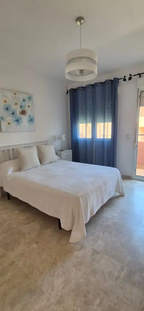 Habitación de Casa adosada de alquiler en Manilva con Aire acondicionado, Terraza y Amueblado