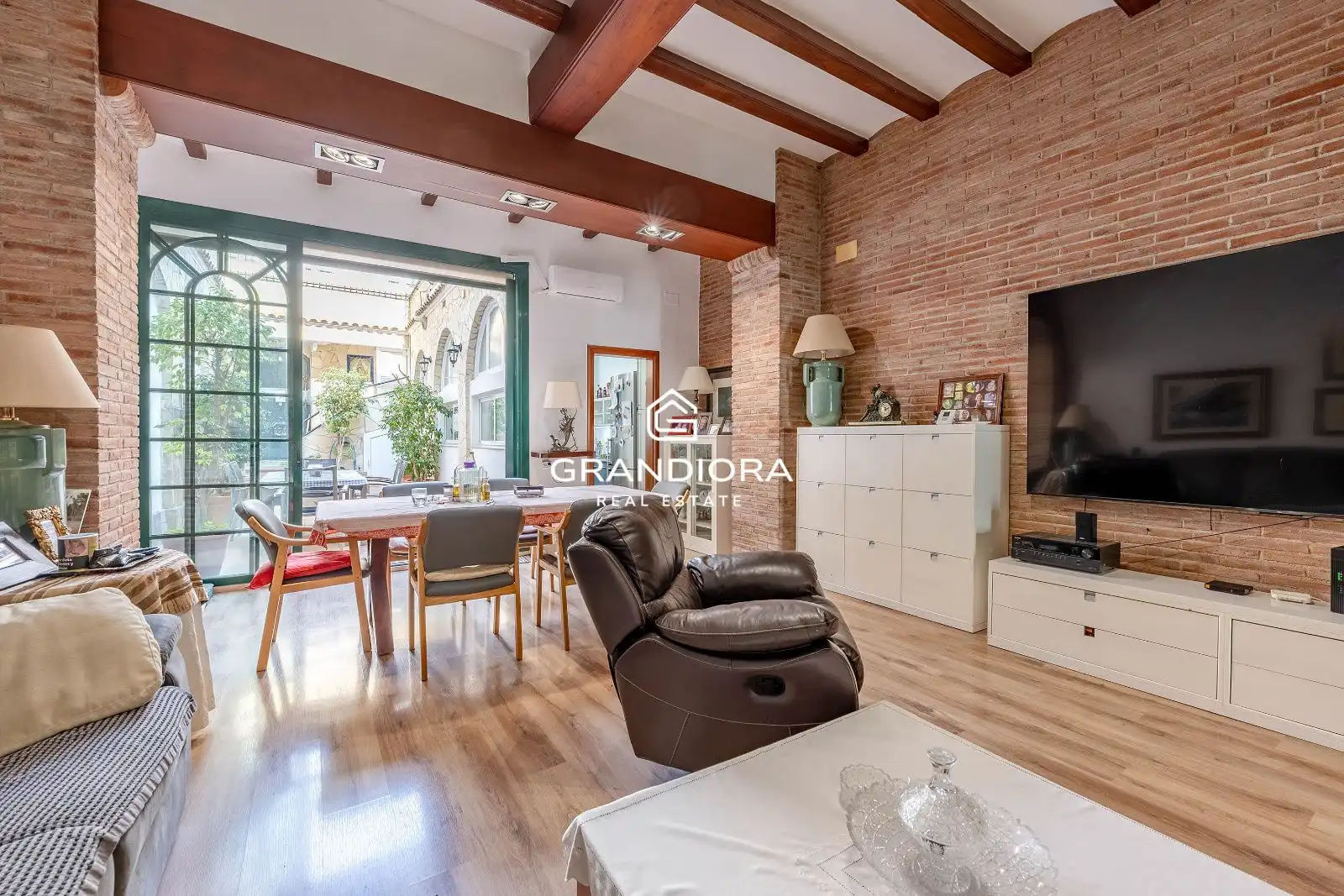 Vista exterior de Casa o xalet en venda en El Masnou amb Terrassa