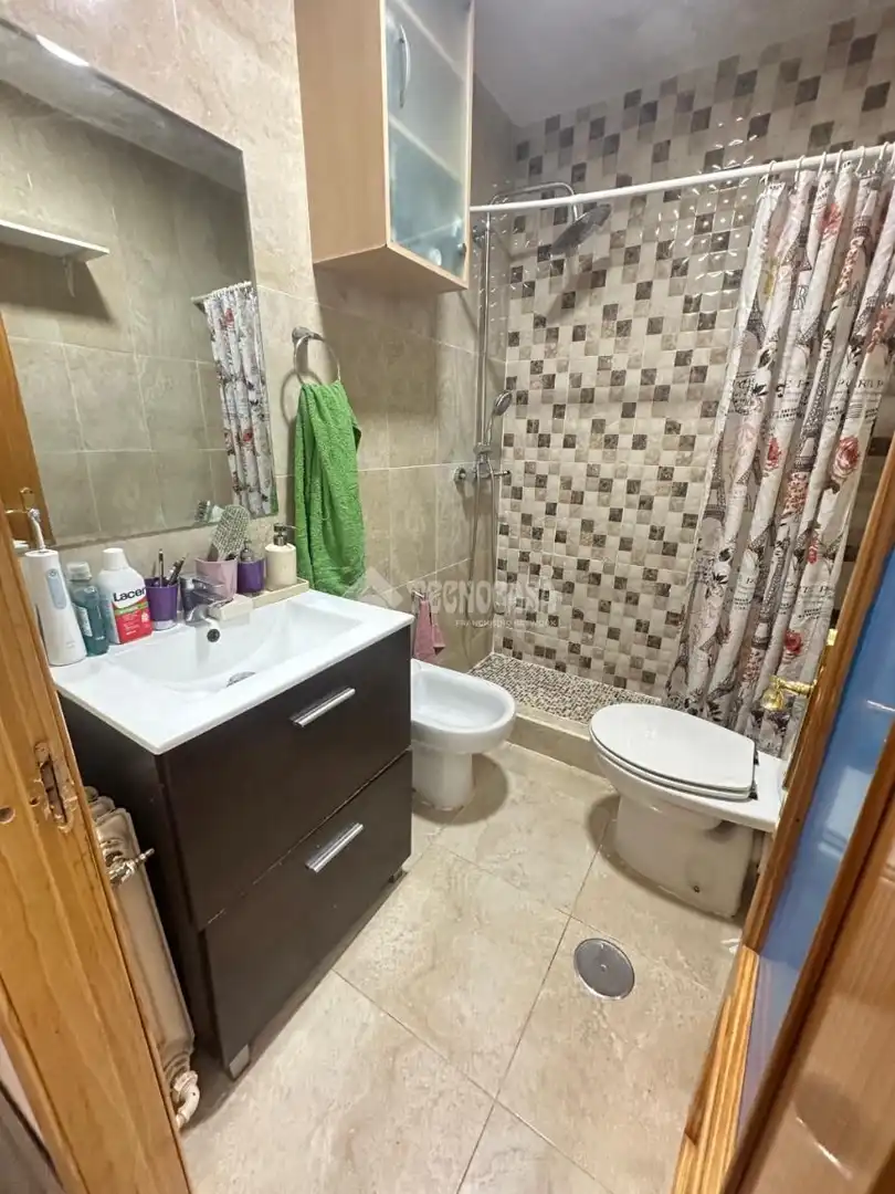Baño de Piso en venta en Fuenlabrada con Aire acondicionado y Calefacción