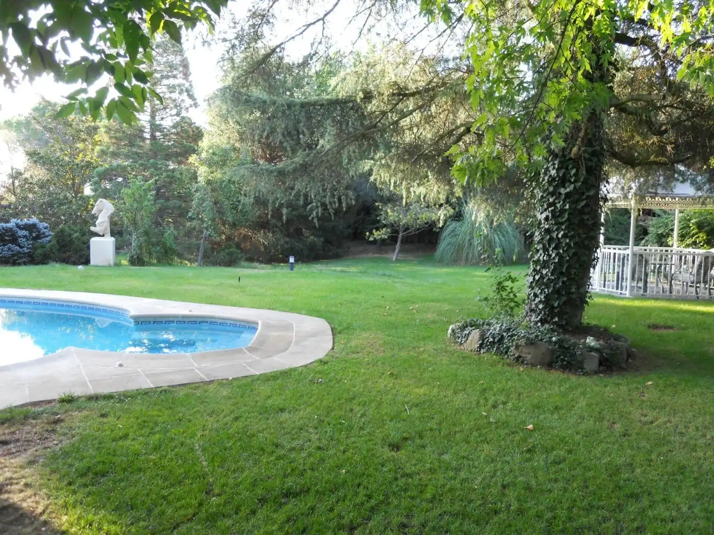 Swimming pool of Houses for sale in Villanueva de la Cañada  with Air Conditioner, Private garden and Terrace