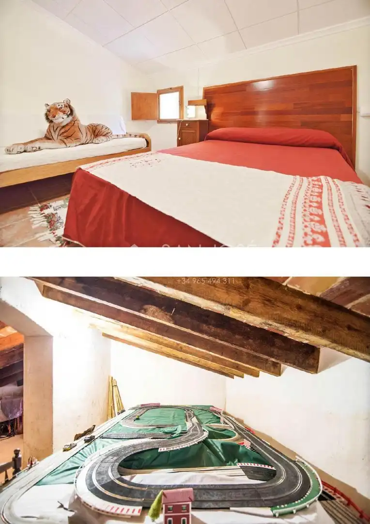 Habitación de Finca rústica en venta en El Pinós / Pinoso con Jardín privado, Piscina y Amueblado